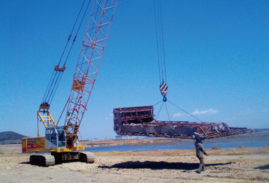 Cần cẩu bánh xích thủy lực CQUY800 Cần cẩu lưới 80Ton / Chiều dài cần trục tối đa13-58m